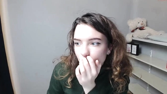 milenk_a_29112022_1445_female_chaturbate