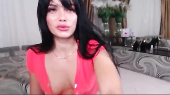 ZaraDreamm Симпотичная дама с большими буферами