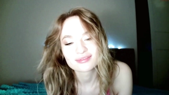 space_dreams_12122022_2033_female_chaturbate_4