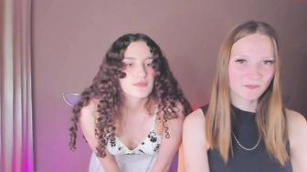 alex_gllory_18122022_1628_female_chaturbate