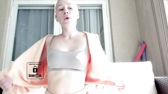 meggieshy_15122022_1840_female_chaturbate_3