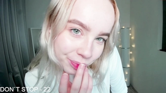 karry_coy_26122022_1825_female_chaturbate_2