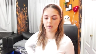 simply_lily_04012023_1214_female_chaturbate_3