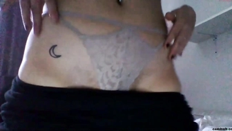 _sexylittleslutt_06012023_2303_female_chaturbate