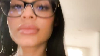 LaraHenao-stripchat-10-01-2023