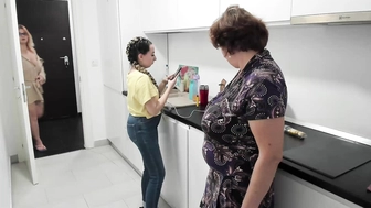 Julia35-stripchat-19-02-2023