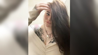 LadyDimitrescu-stripchat-28-01-2023_4