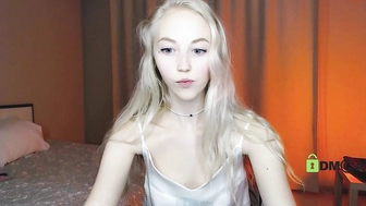 modest_elizabeth_05022023_2103_female_chaturbate