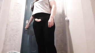 Lesbian_illusion _Курьерша протестировала страпоны на двух клиентках, которые остались довольны - Lesbian_illusion - Pornhub.com