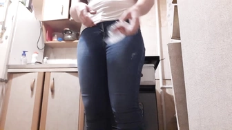Lesbian_illusion всунула вибратор в очко