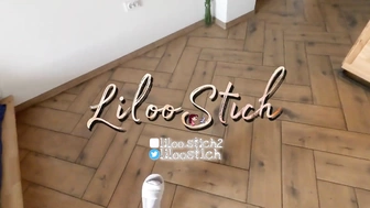 LilooStich трогает себя в онлайне