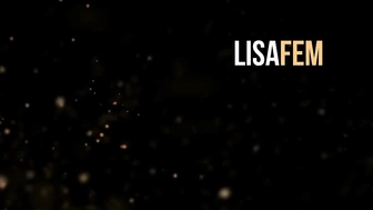 lisafem трахает киску пальчиком