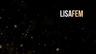 lisafem дрочит свою узенькую щель