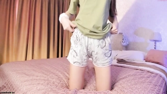 neferpita_17022023_0845_female_chaturbate