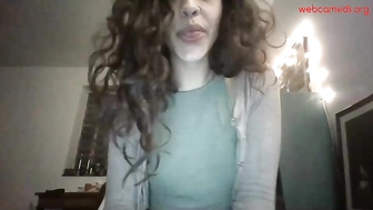 toffifeeication_19022023_2348_female_chaturbate