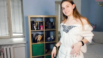 youne_and_beautiful_18042023_1313_female_chaturbate_2_3