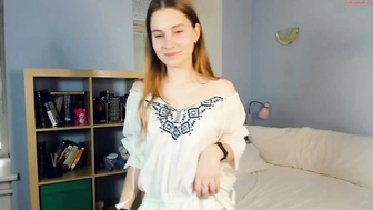 youne_and_beautiful_18042023_1313_female_chaturbate_3_3