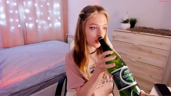 cyber_kit_03052023_2027_female_chaturbate_4