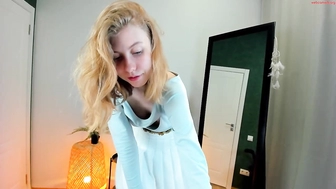 lesley__moon_14052023_1532_female_chaturbate_3