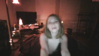 littlestxlove_16052023_1105_female_chaturbate