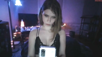 littlestxlove_16052023_1105_female_chaturbate_2