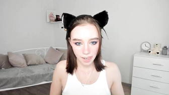 vi_vi_an-chaturbate-21-june-2023_4