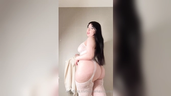 OnlyFans.2023.Ameliasocurvy.Natural.Born.Clapper