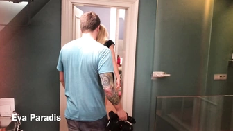 Eva Paradis нежно поласкала свою писечку во фри