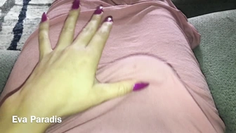 Eva Paradis трогает себя в онлайне