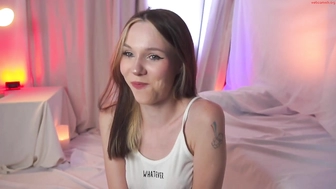 kateuwugirl_24082023_1135_female_chaturbate_2