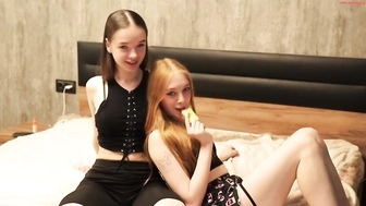 lily_lyn_30082023_0357_female_chaturbate_4