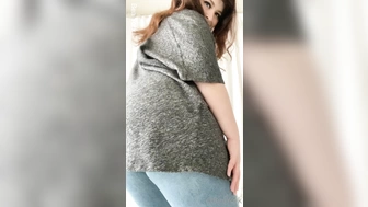 beayork всунула вибратор в очко