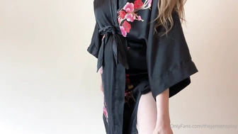thejensensplay прекрасно трахнула свои дырочки за токи
