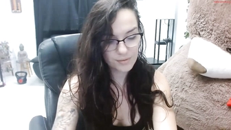 emoxbunny_15102023_1959_female_chaturbate