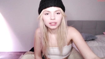 cutie_kendy_19102023_2130_female_chaturbate_4