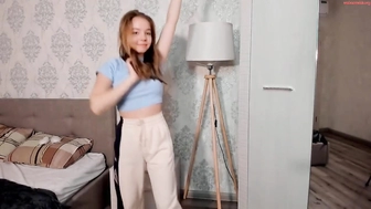 alishagarza_20112023_2233_female_chaturbate