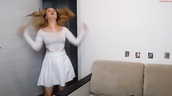 selena_hearts_03122023_0037_female_chaturbate_1