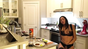 littlemiss_kira-CHATURBATE-24-DEC-2023