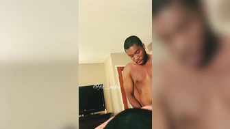 Fithotwifey трахает себя перед вебкой