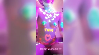 LanaBee_XO пикантная шкура теребит свою пилотку