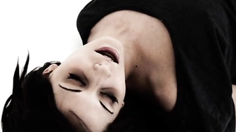 Lexi Belle теребит свою секелины и ласкает попку