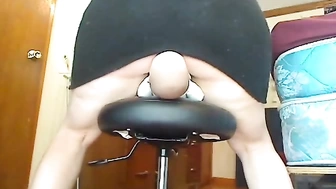 Mistress Stormy знает как завести свою пилотку