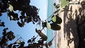 Fetish Pissing at the Beach_DickQween_720p