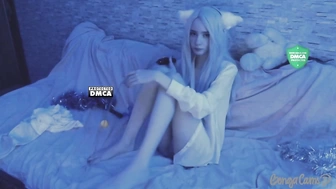 BongaCams-Roxxxiee прелестно долбит свои дырочки