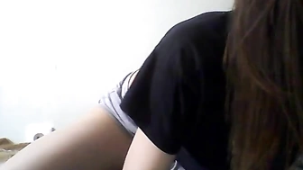 BongaCams-CerbeRus868 теребит свою красивую пизденку