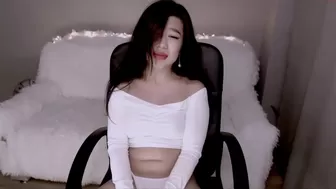 anne_crystal Curly woman