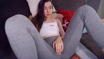 peaceduke busty lady masturbates shaved pussy