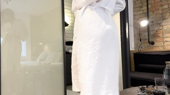 Anna.Ralphs OnlyFans Naked hotel tease show