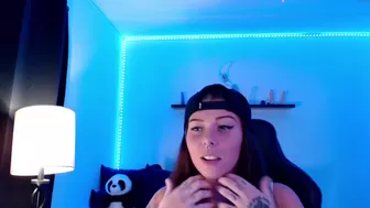 bigtittedtattedlesbian June 2021