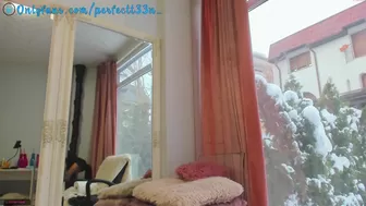 perfectt33n wonderful babe cums from a handjob